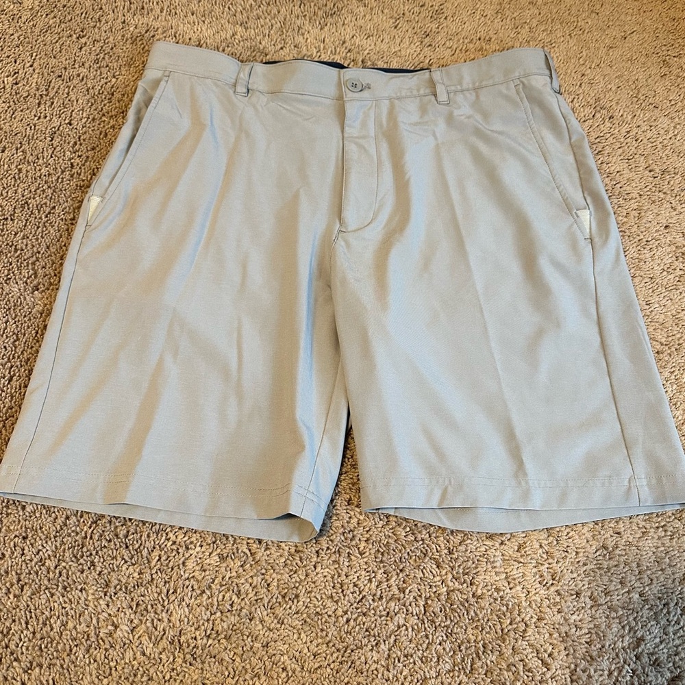 NWOT Men’s IZOD Golf Shorts